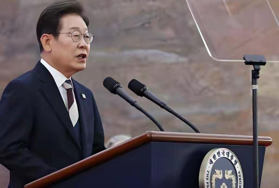 一场中东热战，让韩国彻底看清美国的真面目。
美伊交火正激烈之际，美国“挖空”韩国