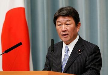日本服软，承认中国很重要。当地时间7月14日，日本外长茂木敏充在记者见面会直白表