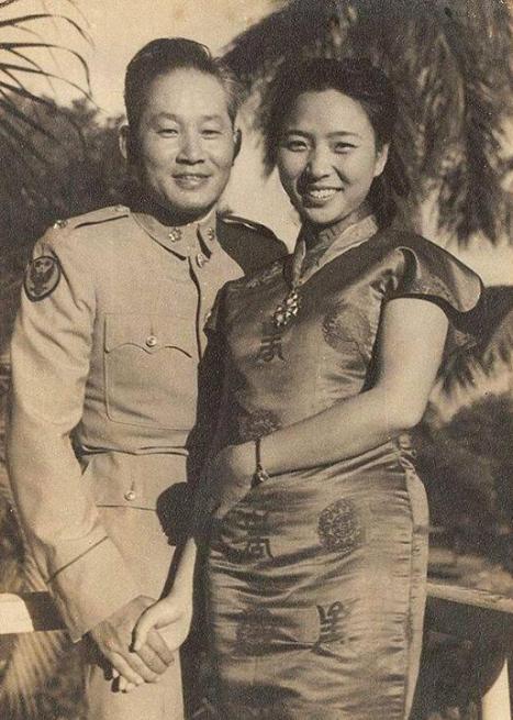 1951年，孙立人脱了衣服上床睡觉，习惯性地搂住老婆，却发现手感不对劲，他一怔，