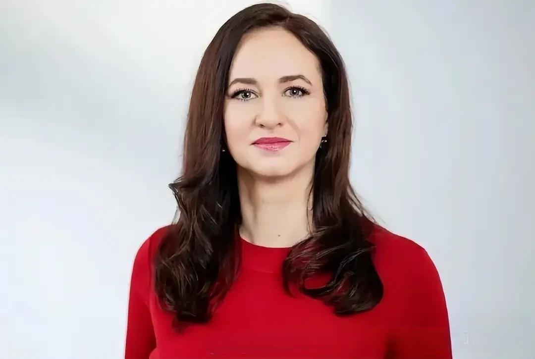 笑死了，立陶宛美女总理公开宣布向中国施加压力，想和中国和好！

这两天，立陶宛刚