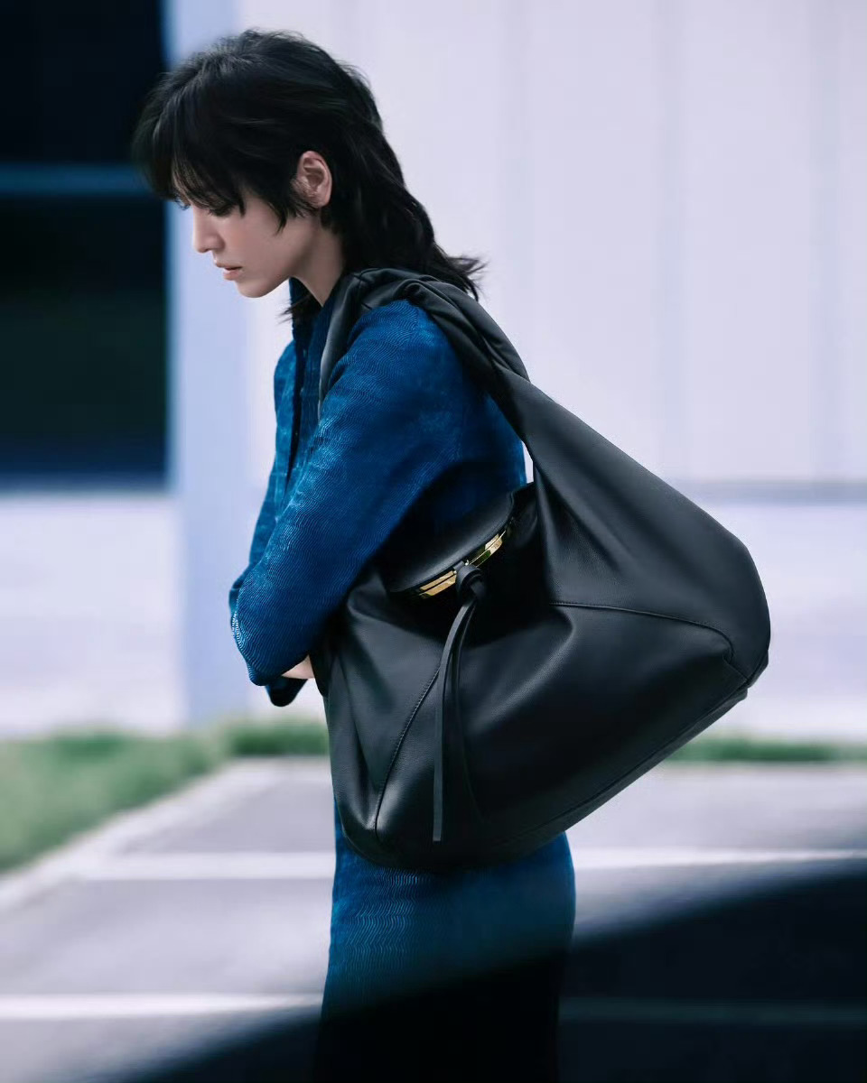 宋慧乔 × FENDI Spy Bag全新 FENDI「间谍包」手袋大片 ​​​