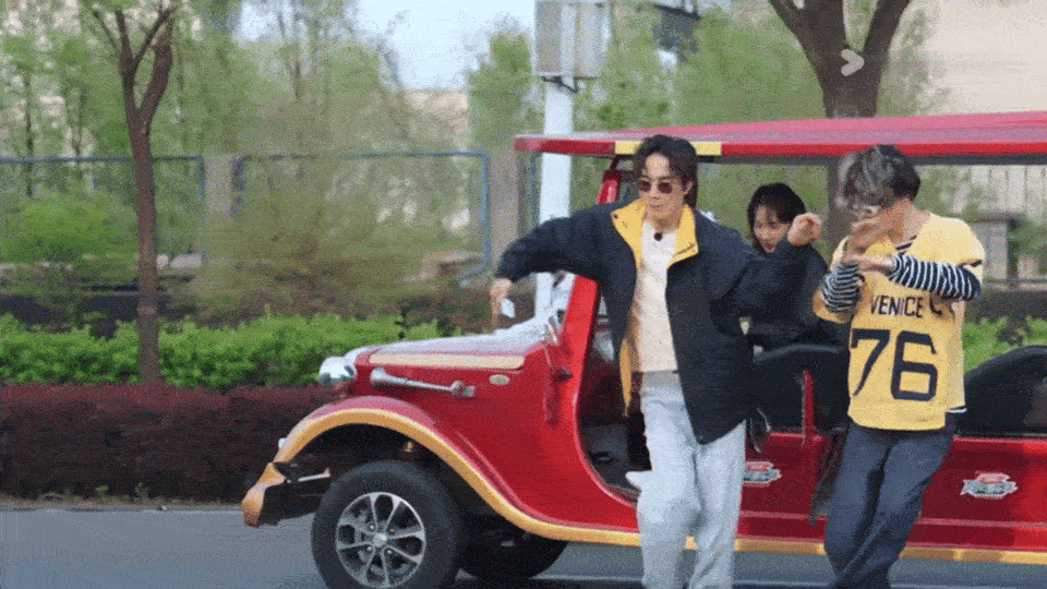 黄明昊我真没空陪你闹了 别人认真选人，黄明昊认真搞笑！一到选人环节，一言不合就开