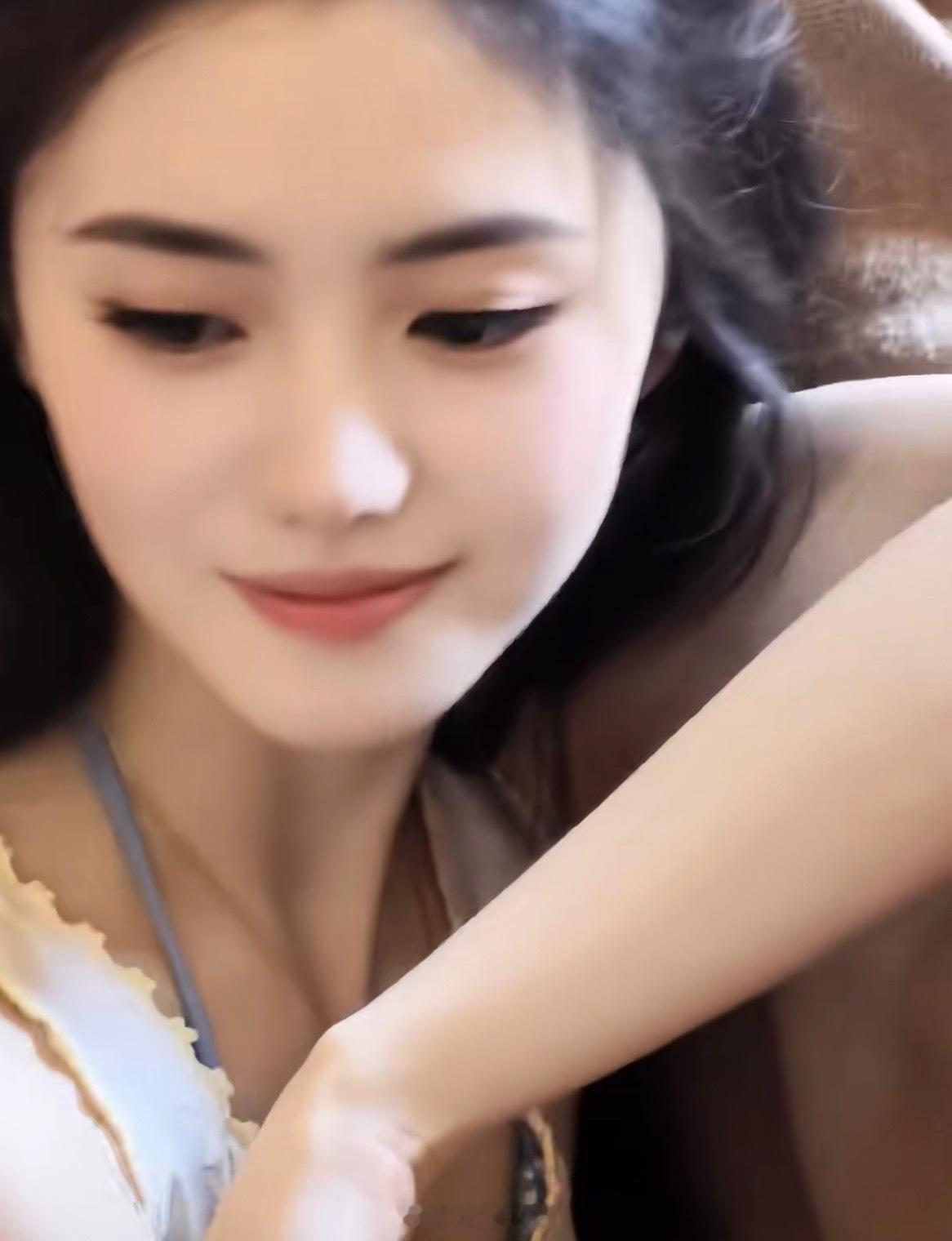 发现刘浩存的美永无上限...春楠很适合给这类美女化妆🪞 