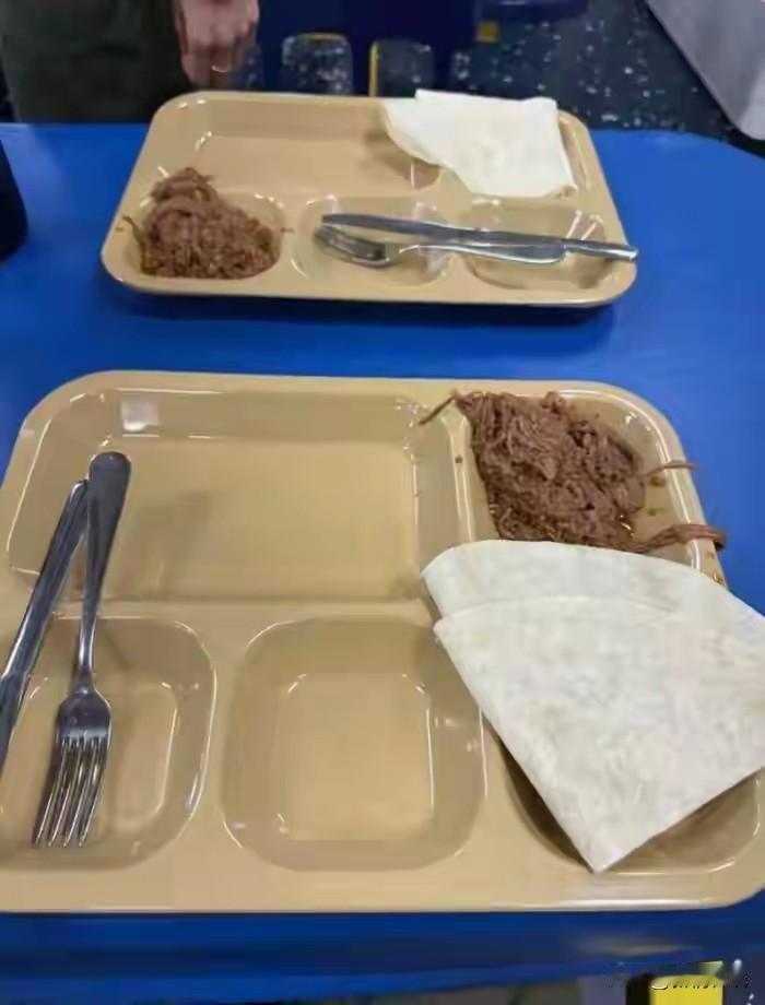 派往中东的美军竟然天天饿肚子！美国航母伙食曝光，看完太离谱
       近日，