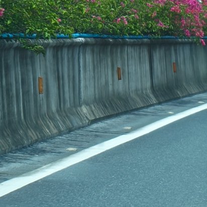 人生路上，风景旖旎，我们不仅要学会欣赏眼前的风景，更要懂得经营眼前的人生。人们常