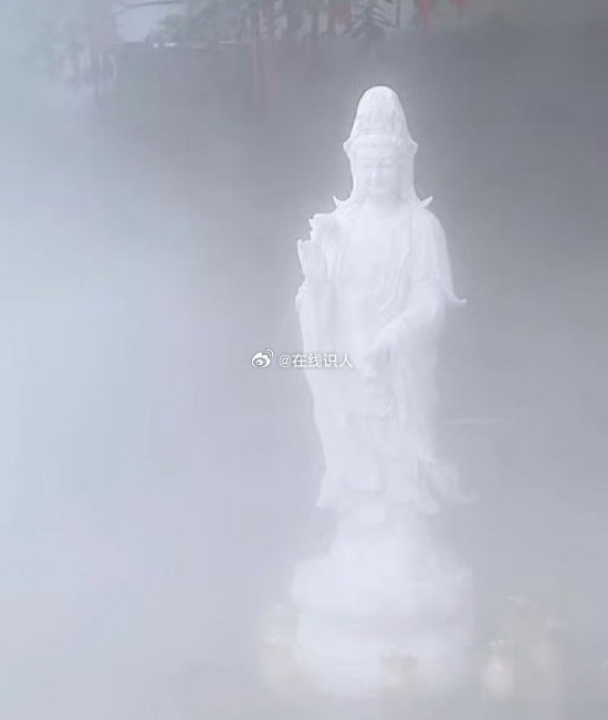 点到这条的记住真人在加持你，说啥都灵，只要你写，互相点赞，多利他，多慈悲👍 