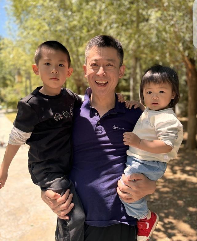 巴西一名女子与两名男子交往后生下双胞胎，鉴定发现两个孩子父亲不同，此情况全球仅二