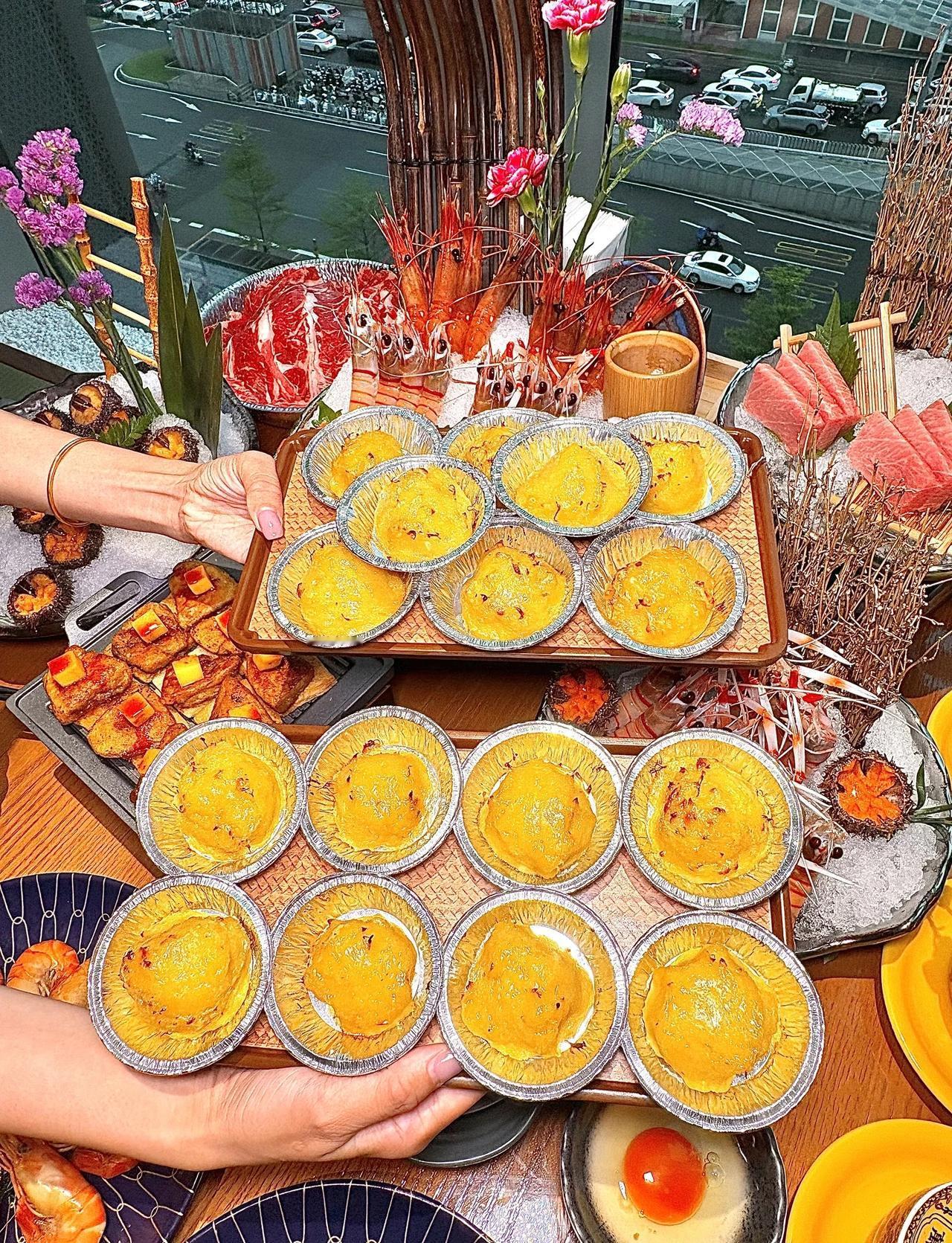 亲测 码住点单攻略
✓新鲜鳌虾：个头大，味道鲜
✓马粪海胆：只只饱满，鲜甜回甘不