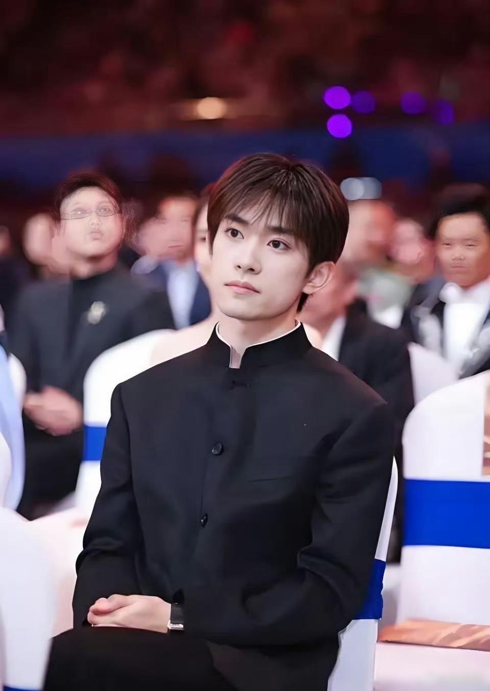 易烊千玺4年4提金鸡奖最佳男主角!和易烊千玺一起奔赴狂野，谁懂啊！千玺4提金鸡男