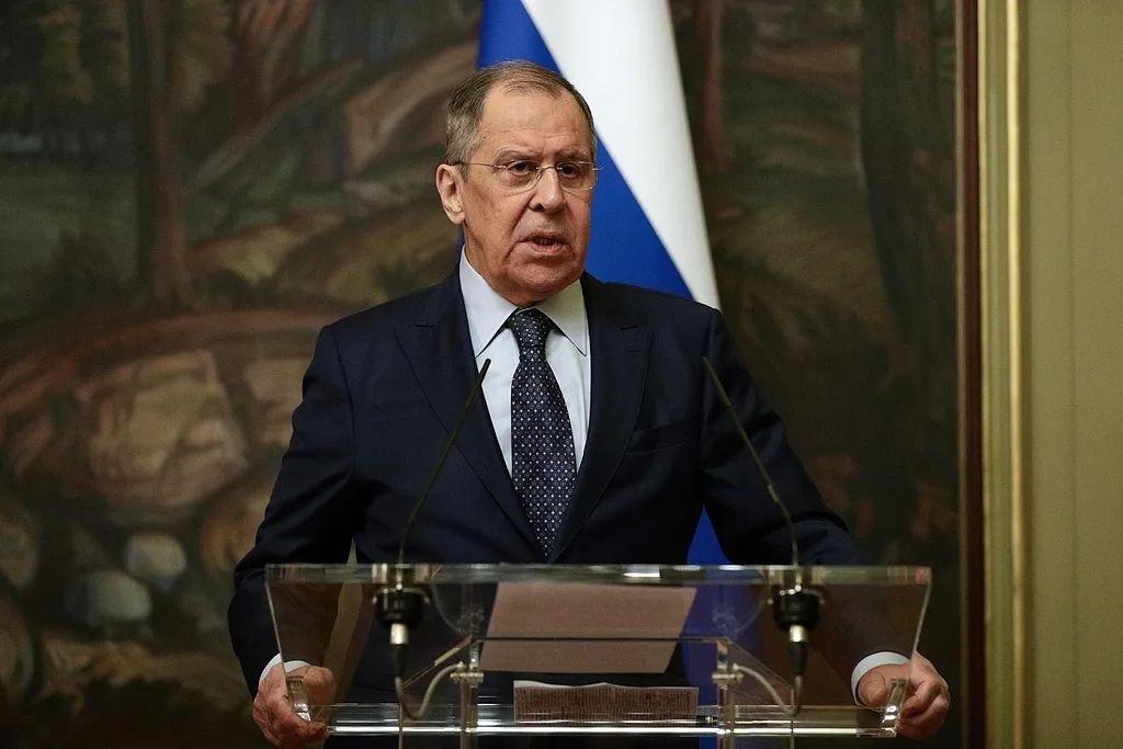 在俄罗斯人眼中，乌克兰的驻俄使馆神圣不可侵犯，那乌克兰的领土为啥就能侵犯呢？
