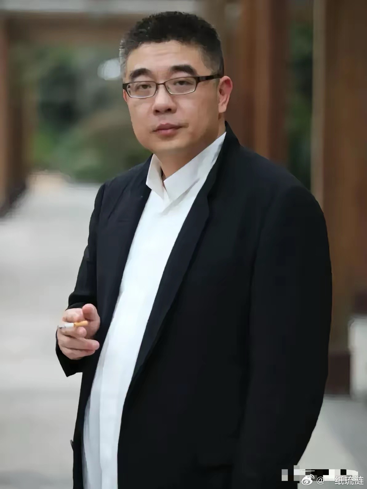 复旦大学钱文忠教授说：“年轻人一定要对钱有概念。一杯奶茶20块钱，相当于6瓶牛奶