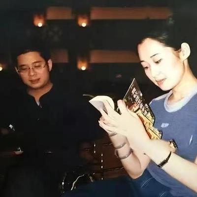 1997年，已有家室的富商刘波追求许晴，特地花了3000万买下了北京的一座四合院