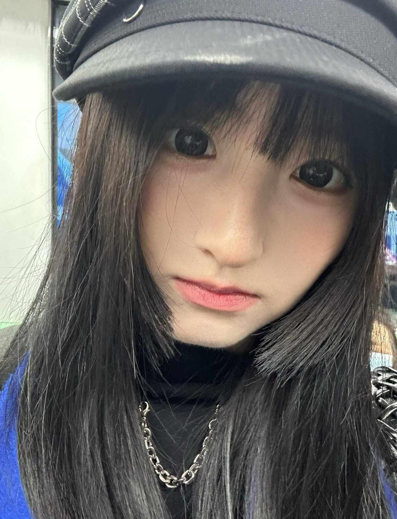 此乃何意味
Live实况 热死在冬天 人类 奇奇怪怪的拍照角度 何意味 对对对就