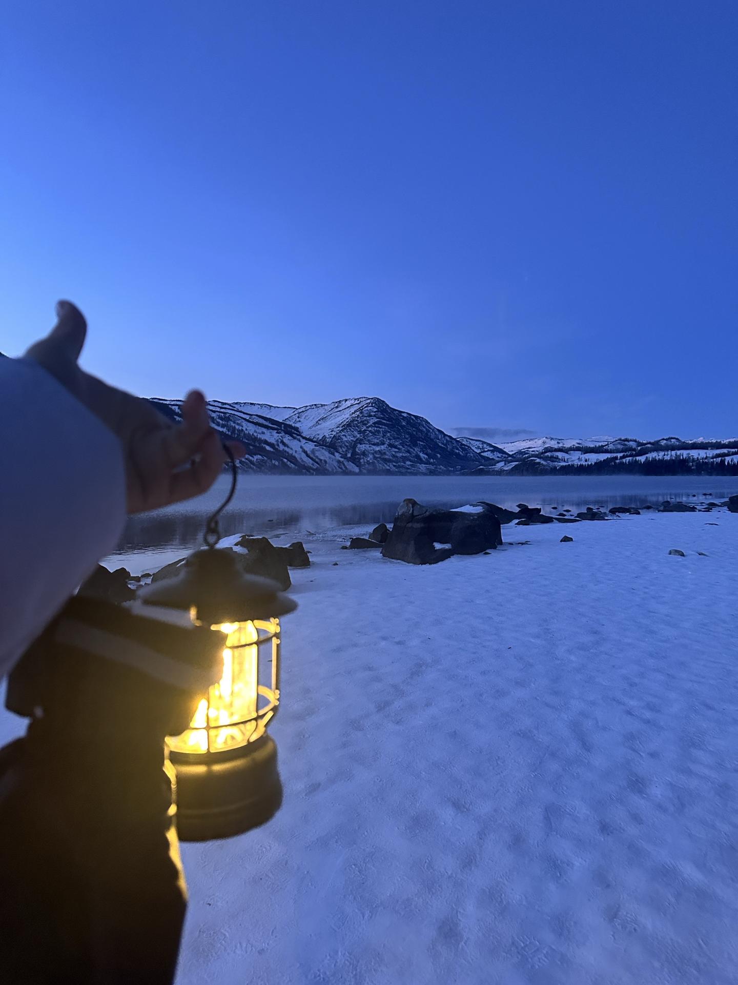 “人只有在即将死亡的时候才能够明白这一切。人生其实就是一场骗局，最主要...