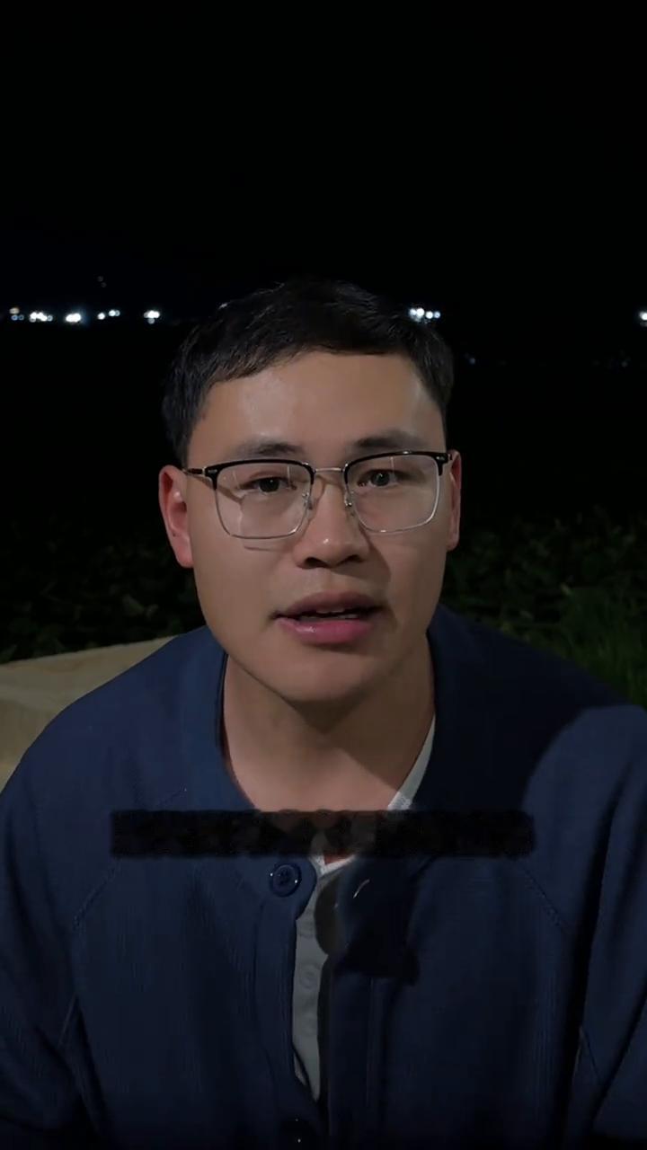 小学成绩没有欺骗性。
小学成绩才是真正的照妖镜。一二年级不相上下，那是因为满分就