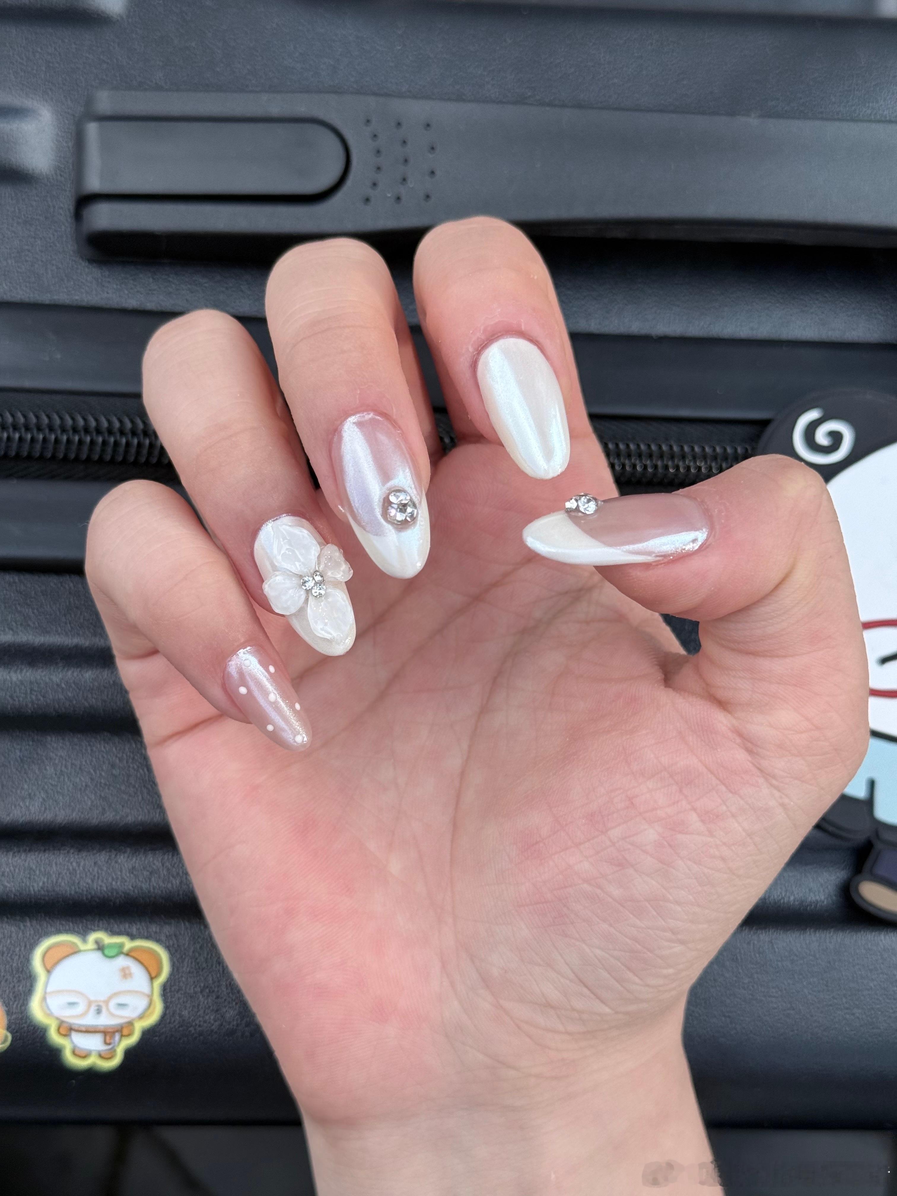 【💅🏻34184】最近做了很经典的一款雕花海莉～完全深得我心！一直在欣赏˶⁃