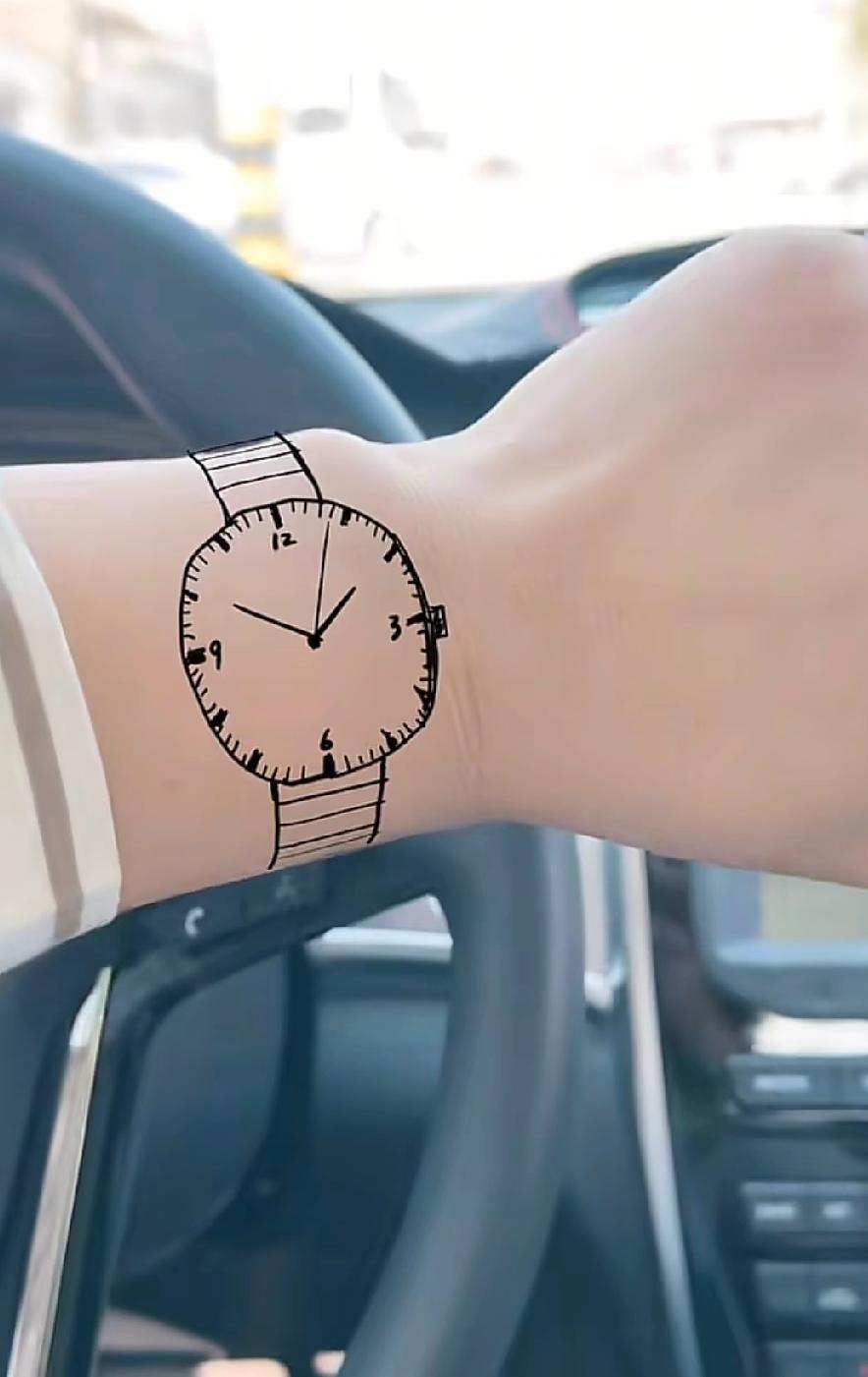 重拾童年回忆，手腕上画了一个表，你们是否也有过这样的经历？

小时候家里穷，买不