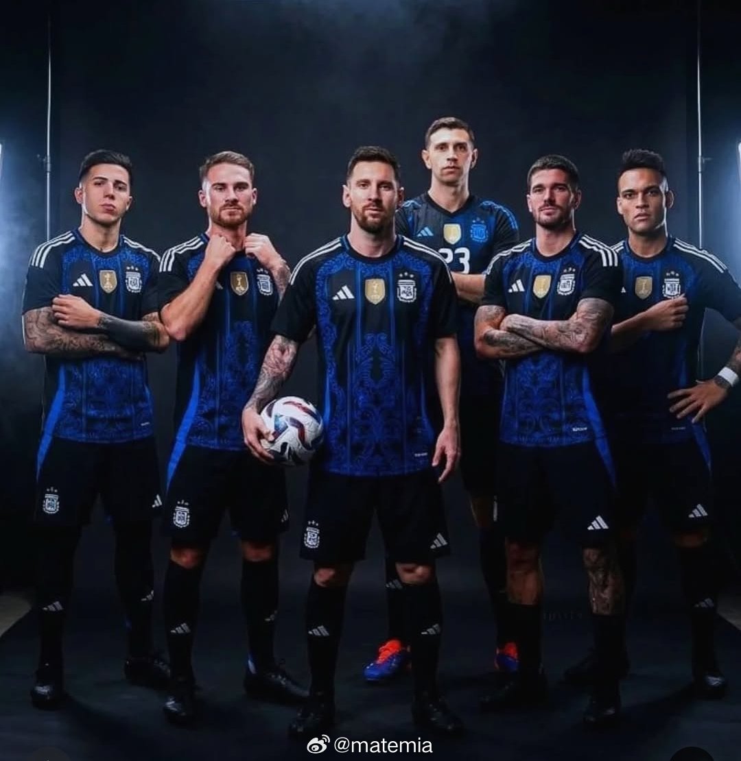 记者马克西米利亚诺·格里洛报道：🇦🇷阿根廷足协正在洽谈在2026世界杯前进行