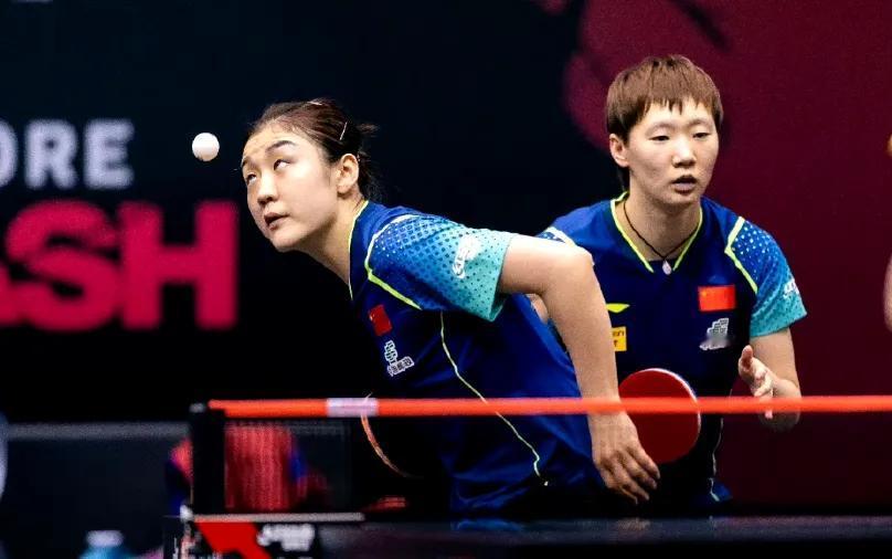 国乒三对双打晋级4强！
#WTT大满贯赛新加坡站2024# 女双四分之一决赛，国