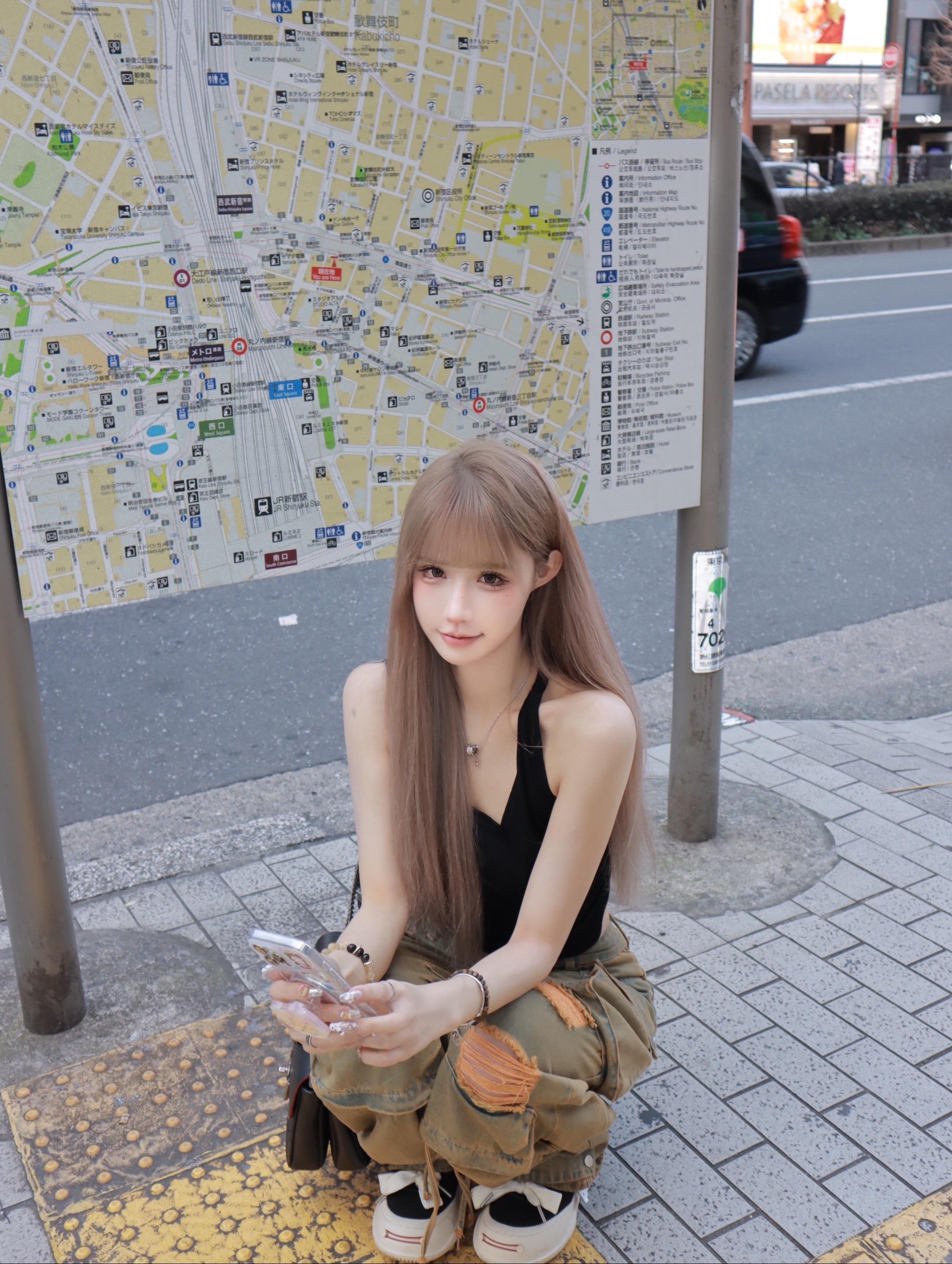 大家好我是辣鸡的女朋友辣妹。