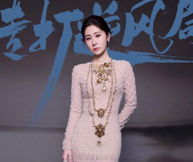 【丁太升谈张碧晨淘汰】丁太升说张碧晨这次不是编曲问题6月12日晚，新一期直播中，