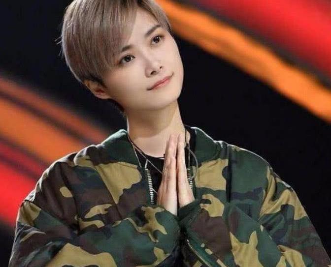 身价早已过亿的李宇春，如今还在北京租房住。在她看来，北京房价高，租房反倒更划算，