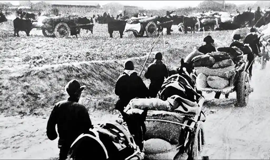 1945年抗战胜利后，一座屹立于燕山与渤海之间的雄关，再次被推到历史的风口。
