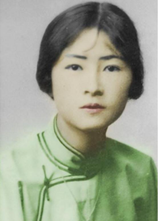 一次，高晓松想拍《林徽因传》，被林徽因的女儿梁再冰警告：“你要是拍我妈和徐志摩有
