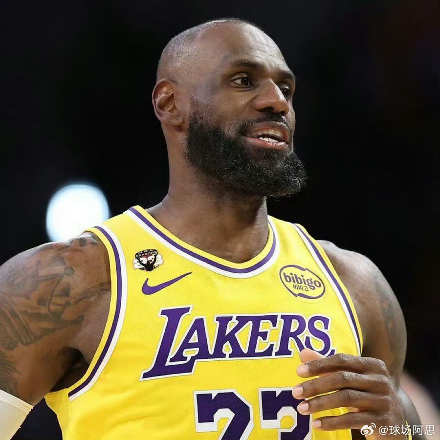 湖人官方宣布，詹姆斯因左脚酸痛，将缺席今晚对阵雷霆队的比赛。之后湖人将迎来4天3