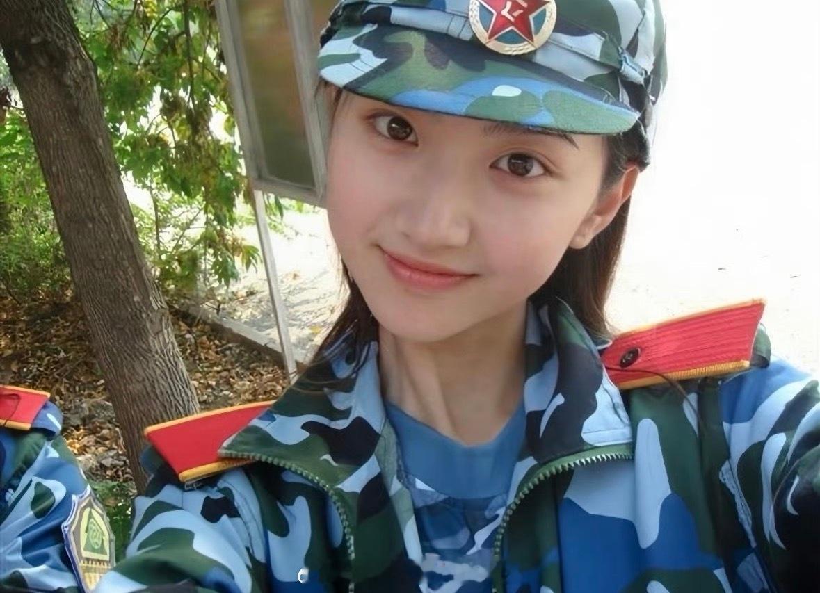 景甜回应 能叫景甜妈妈也是便宜了他好吧[泪奔][泪奔][泪奔]早期的景甜真的很权