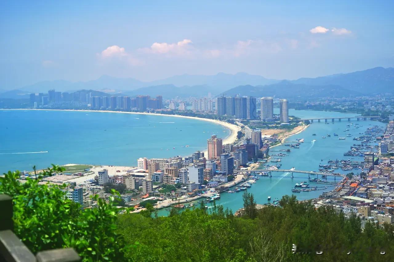 今年春天最想实现的心愿孤帆远影碧空尽，唯见长江天际流。