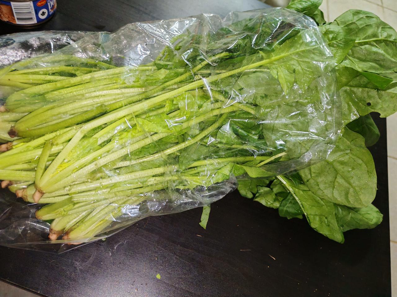 就这点儿小事儿，没有老伴帮我从冰箱里往出拿，我自己做老困难了！

刚刚想和大家聊