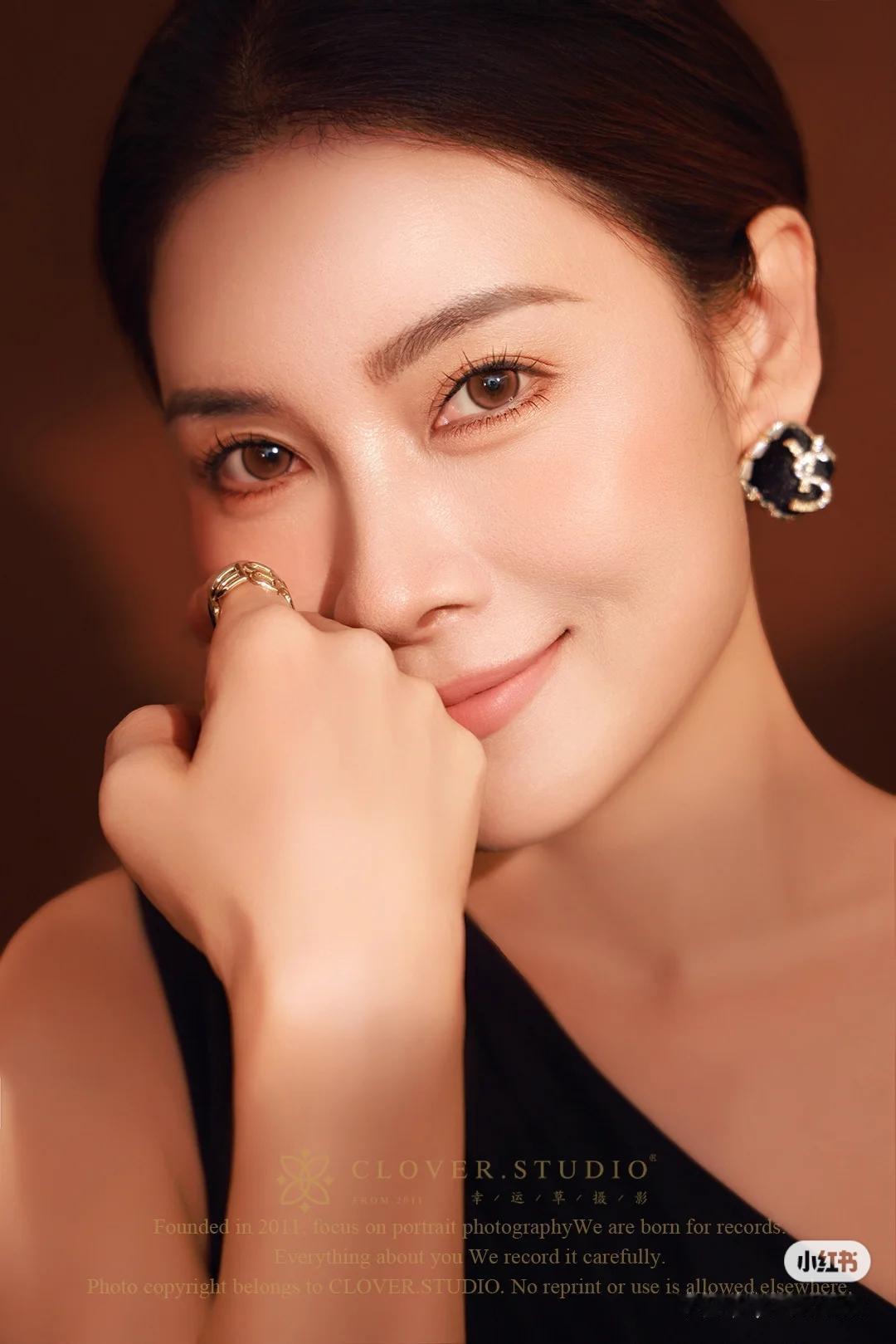 晒图笔记大赛美女穿搭写真