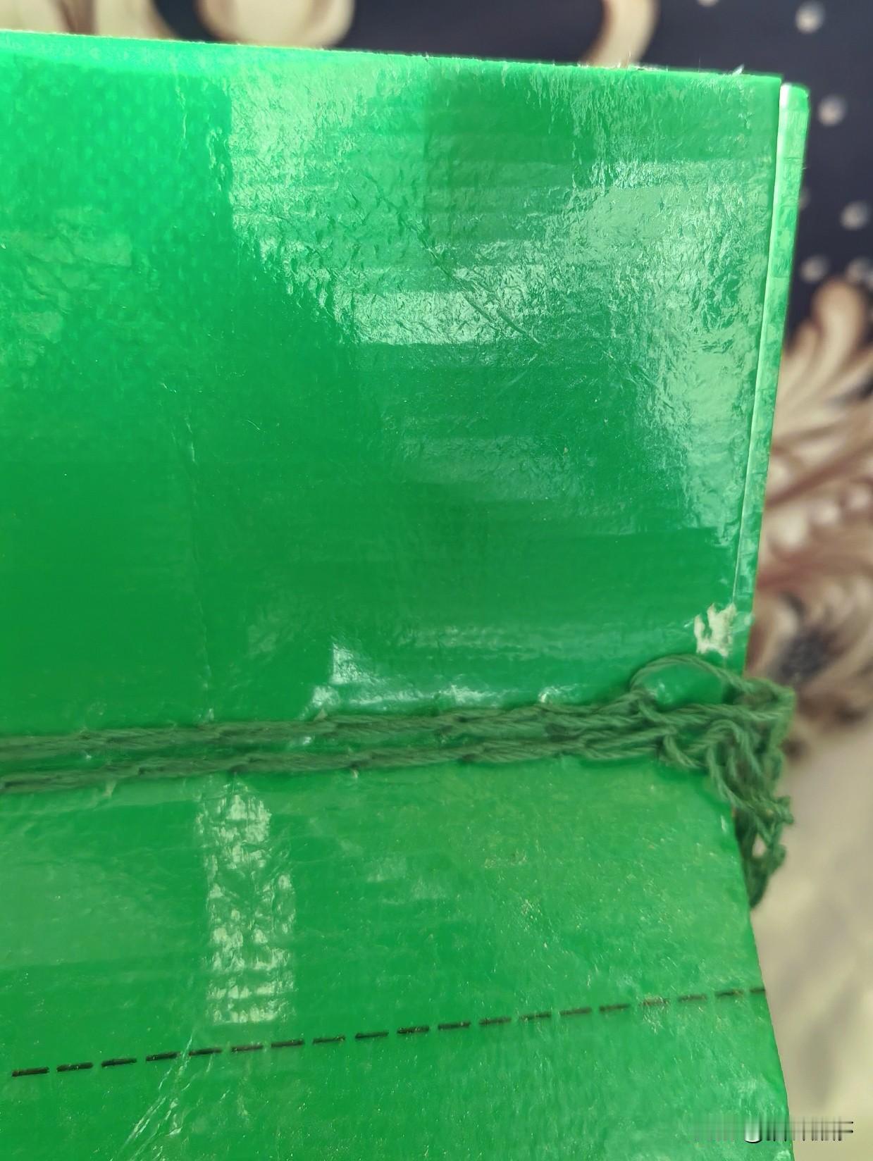就这种米袋子面袋子
从来没有正确的拆开过
每次都是线头剪开之后
期待一拽线头哗哗