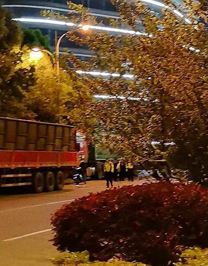 愿这位弟弟早日康复🙏 交通安全