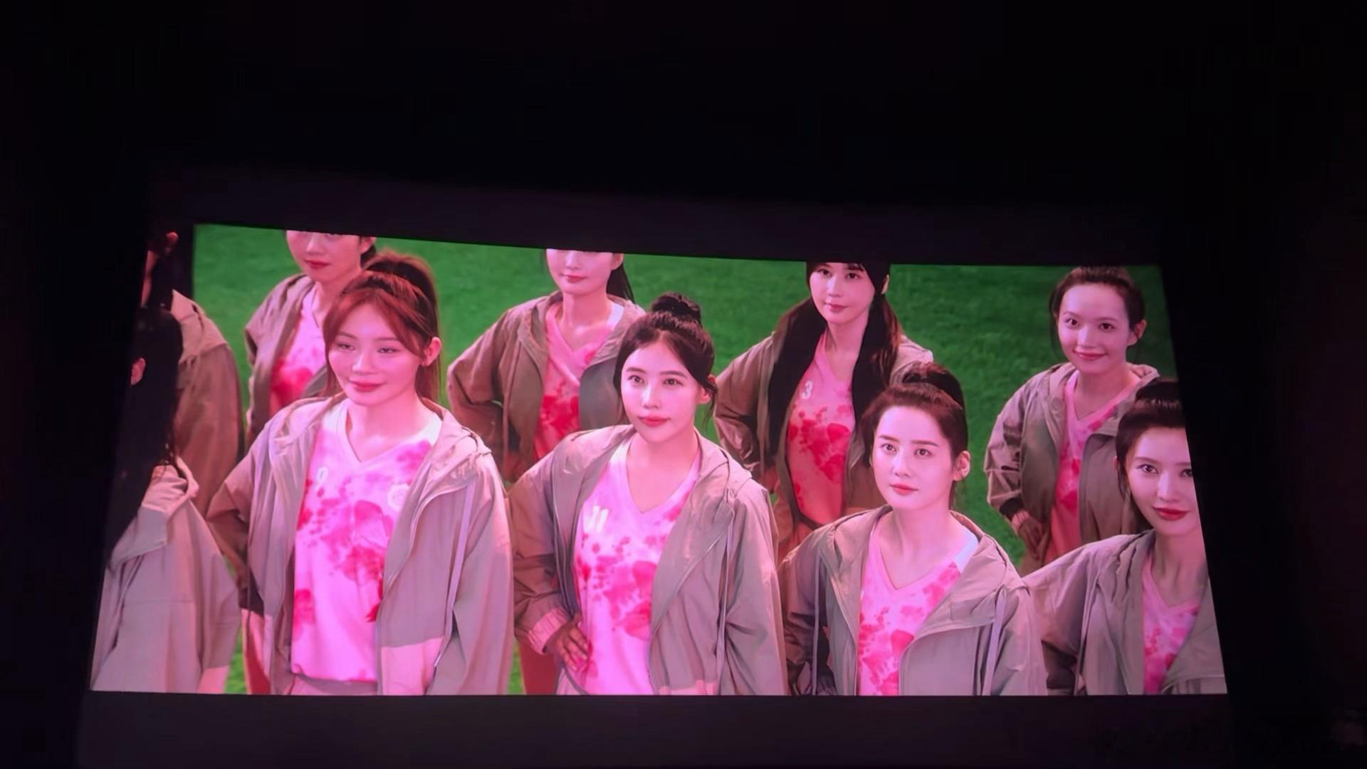 施予斐演绎周星驰无厘头施予斐功夫女足撒娇担当星爷新作施予斐贡献笑点梨花队好痛姐施