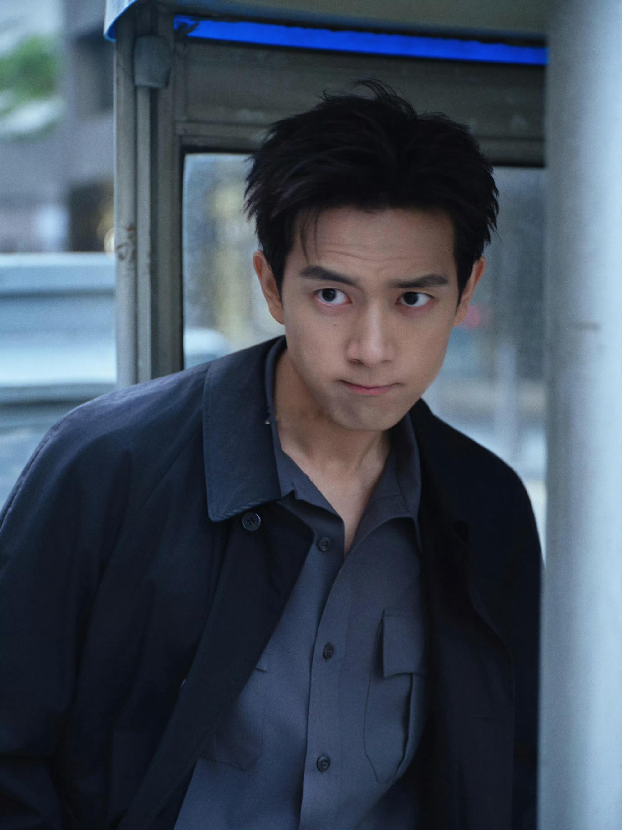  李现和天现宝宝联萌时刻 谁能拒绝李现和天现宝宝的双向奔赴！他懂粉丝的满心欢喜，