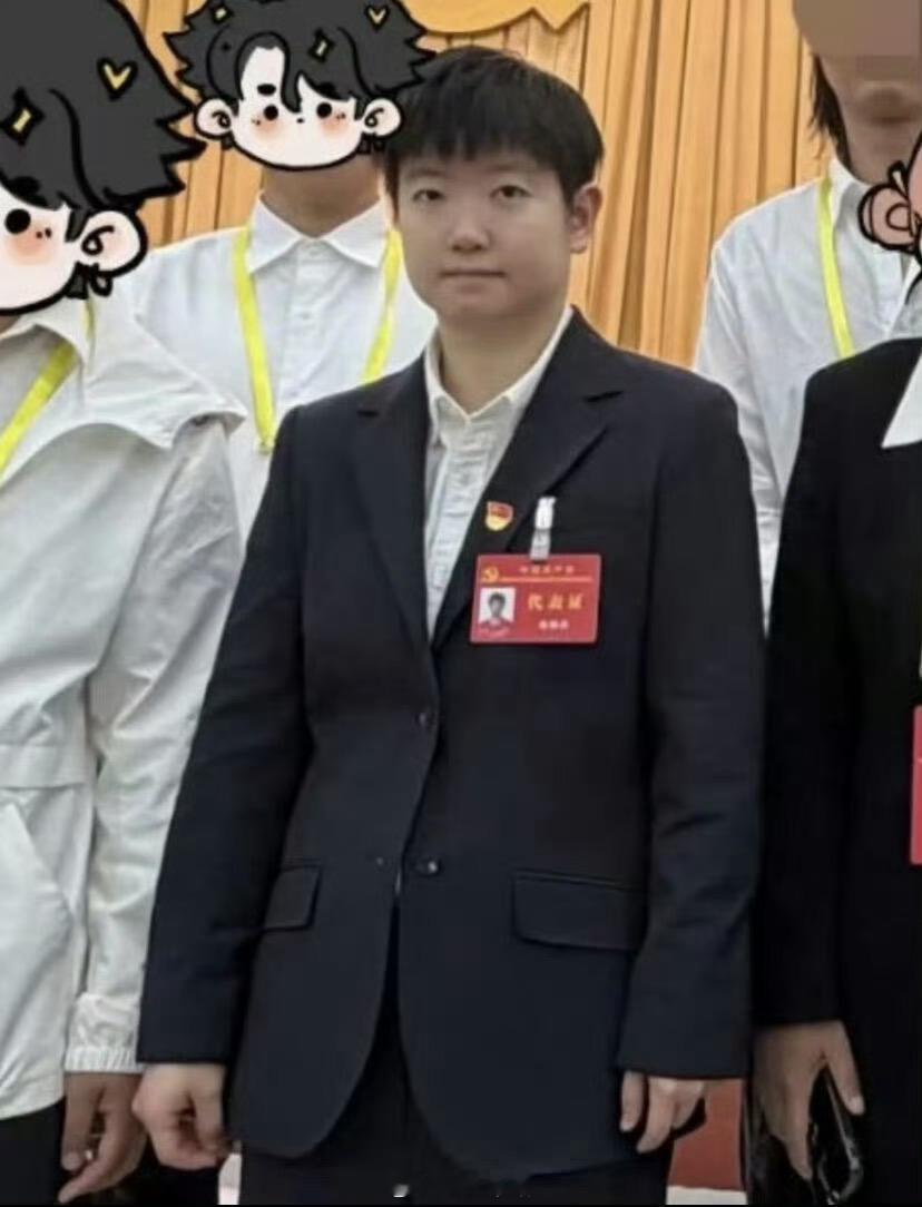 孙颖莎黑西装正脸照孙颖莎黑西装正面照  孙颖莎黑西装正脸照片来了！ 