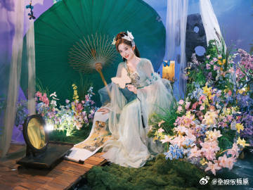 今晚快乐是浪姐给的 从初登台到三公蜕变成长，每位姐姐都在舞台尽情绽放独特光芒。乘