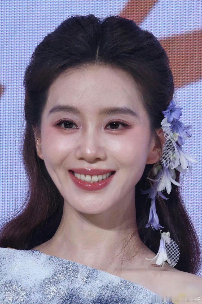 刘诗诗刘亦菲活动生图只知道诗诗很美 