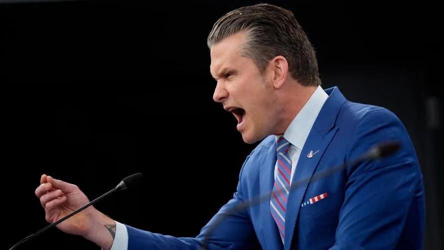 美国媒体11月底有关消息，美国战争部长赫格塞斯下令在加勒比海执行“辑毒”的美海军