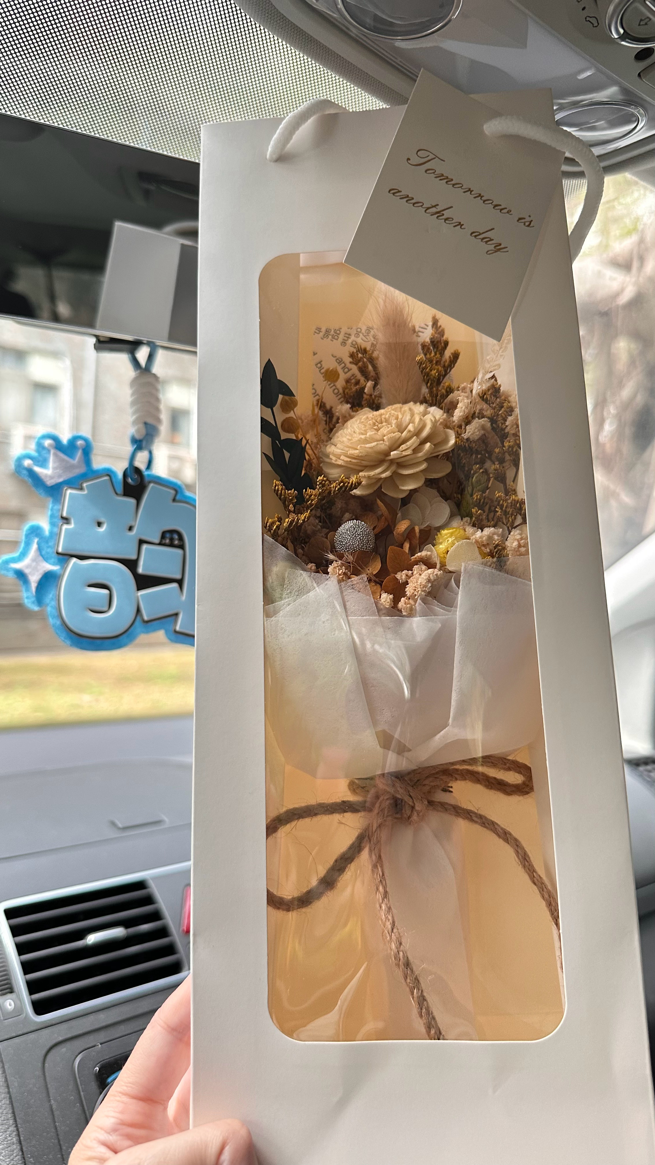 收到学妹提前送的毕业花束好喜欢 