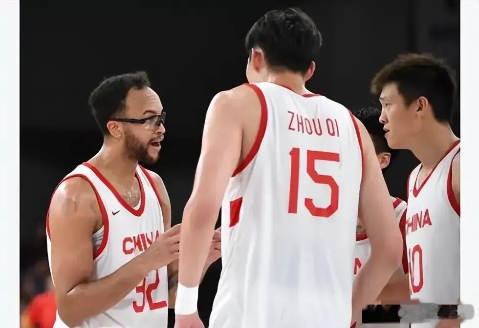 男篮以69：89负南苏丹，给出场9名球员打分，从打分可以看出球员表现
（10分为