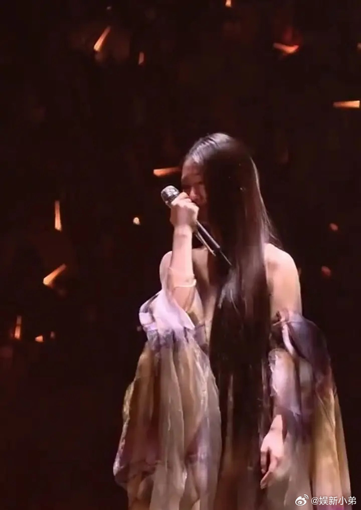 单依纯真哭了单依纯演唱会哭了李荣浩：成功预判 