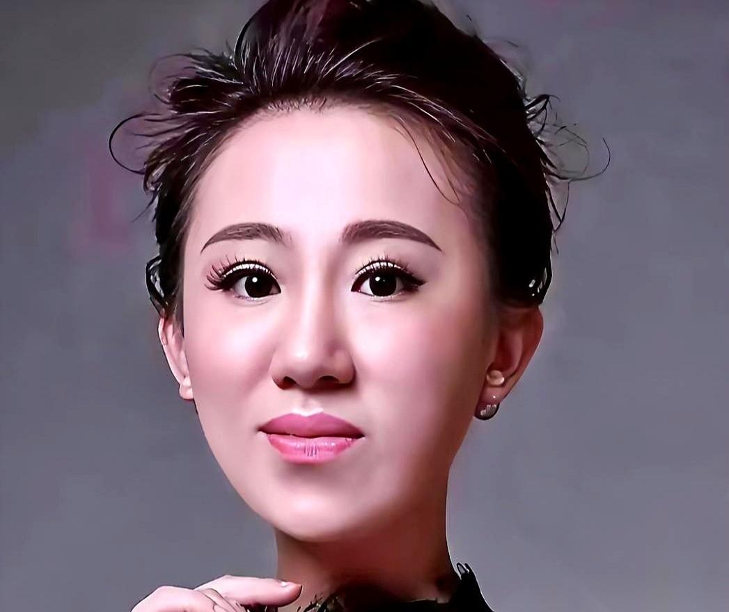 那句“姥爷，我指定火了”，现在回头看，真像个天大的玩笑。
老天爷给了她一个冲上云