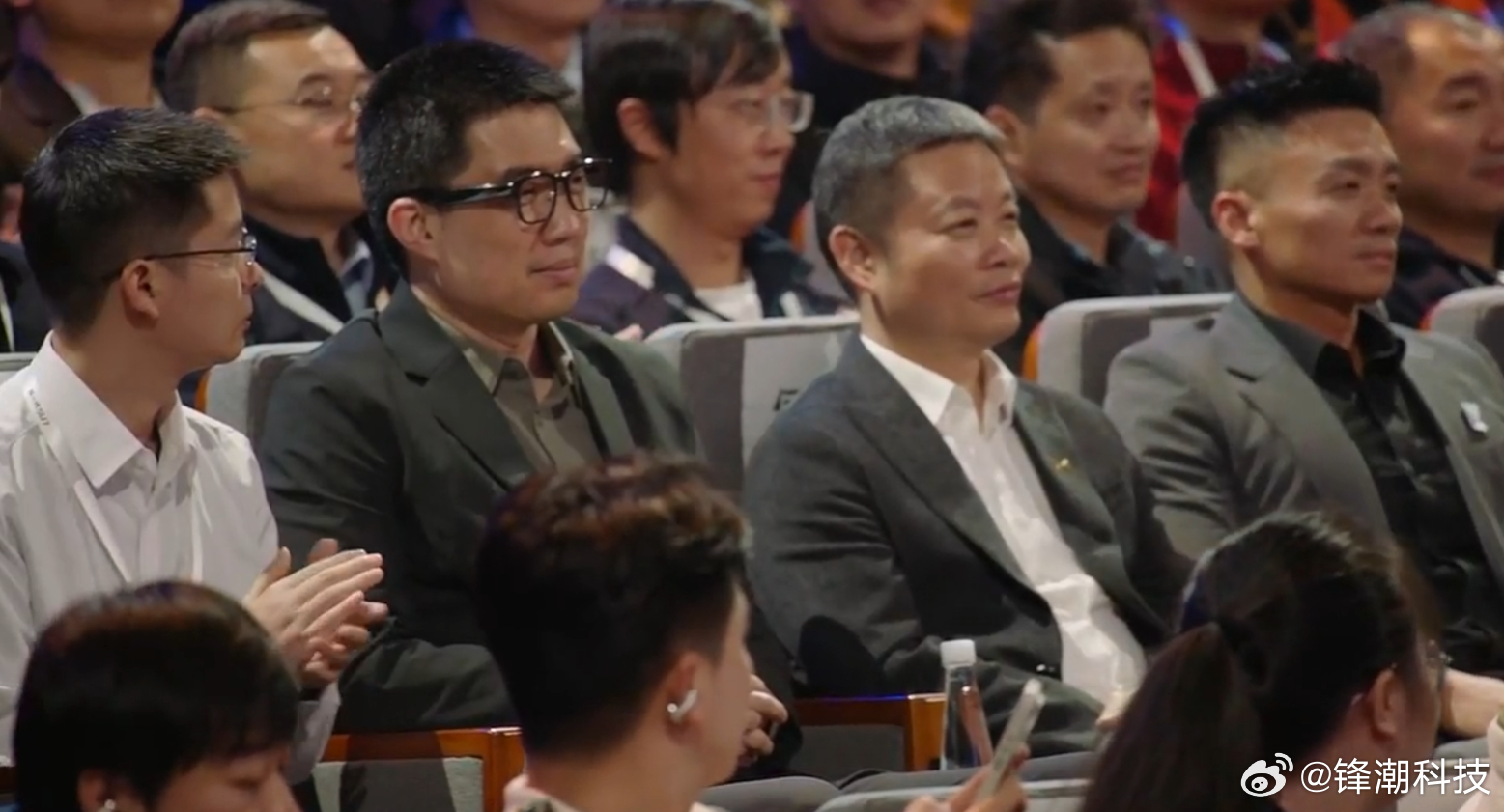 小米发布会台下的这排大佬，都认得不？小米新SU7小米发布会