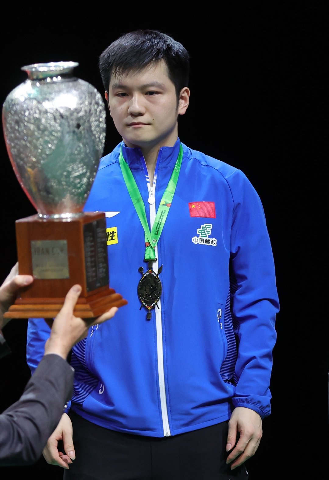 樊振东的责任感你们谁也比不了，泛泪的眼眶透着光 ​​​