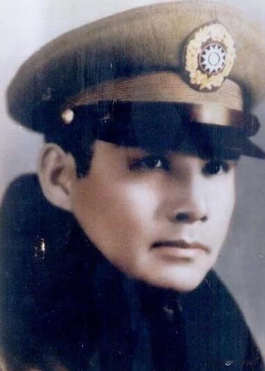 1947年，张灵甫将2000多名解放军俘虏，补充进整编74师，汤恩伯提醒：“敌军