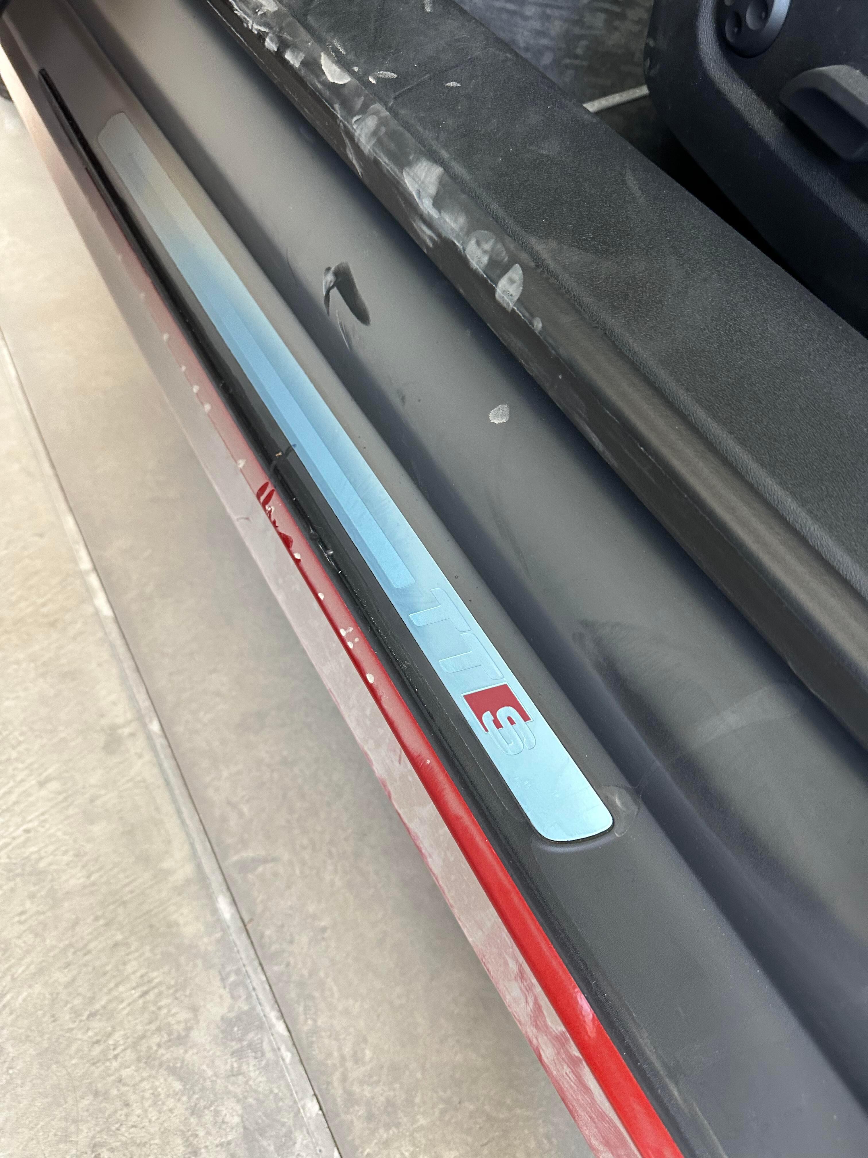 奥迪TT十几年的库存车我发现这家店好多库存车私信很多朋友问问能不能卖说实话我也不