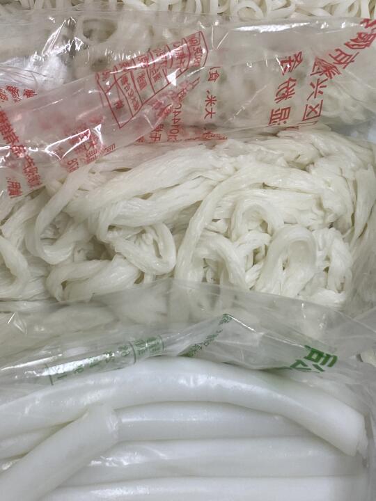 原来菜市场能买到做好的泡沫肠粉啊😱
